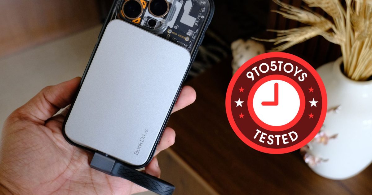 This magnetic ORICO SSD can add up to 1TB to your iPhone and charge it at the same time This magnetic ORICO SSD can add up to 1TB to your iPhone and charge it at the same time